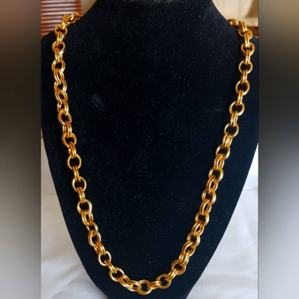 Gold plated double link chain necklace.